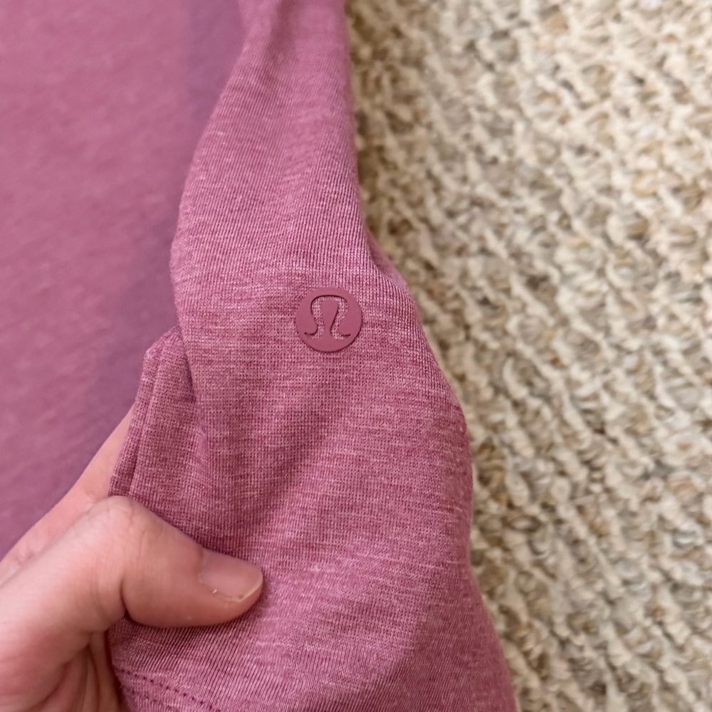 LIKE NEW Lululemon Men’s Evolution Polo Shirt - Picture 4 of 4